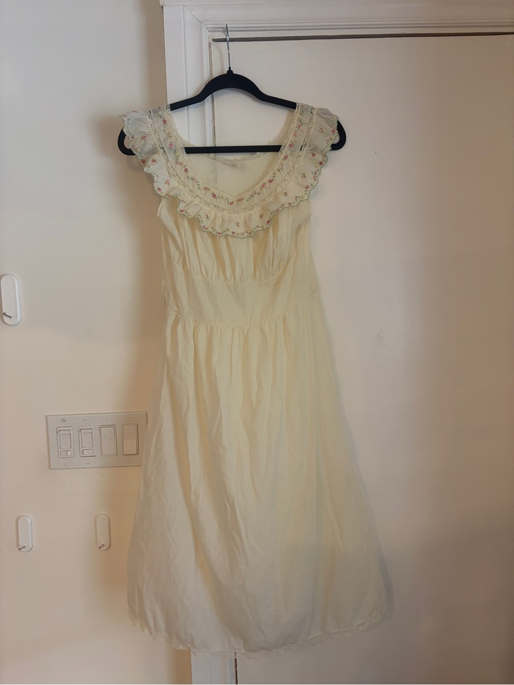 FREE, Women's vintage Cream Ruffle-Trim embroidered Dress night dress